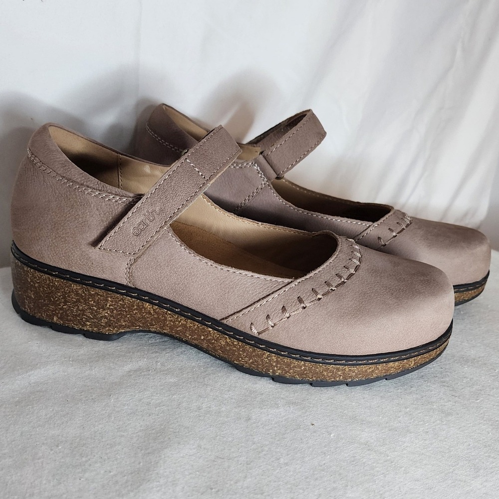 Earth Womens Taupe Leather Mary Jane Wedge Shoes Hook Loop Strap 8W Comfort